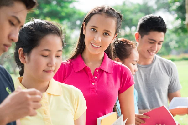 Internationella studenter — Stockfoto