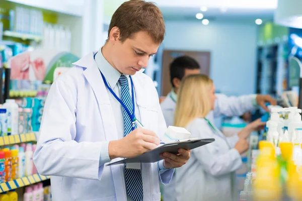 Konzentriert bei der Arbeit — Stockfoto