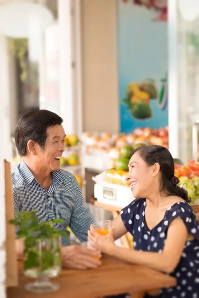 Ancianos alegres. — Foto de Stock