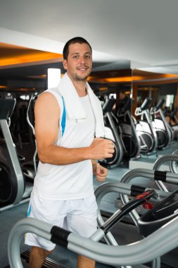 spor salonu çalıştırmak