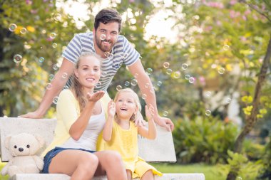 kabarcıklar ile eğleniyor