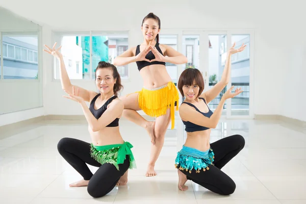 Dançarinos profissionais da barriga — Fotografia de Stock