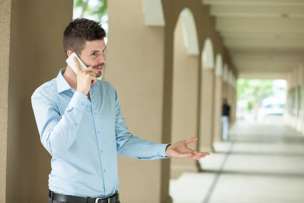 Biznesmen o rozmowie telefonicznej — Zdjęcie stockowe