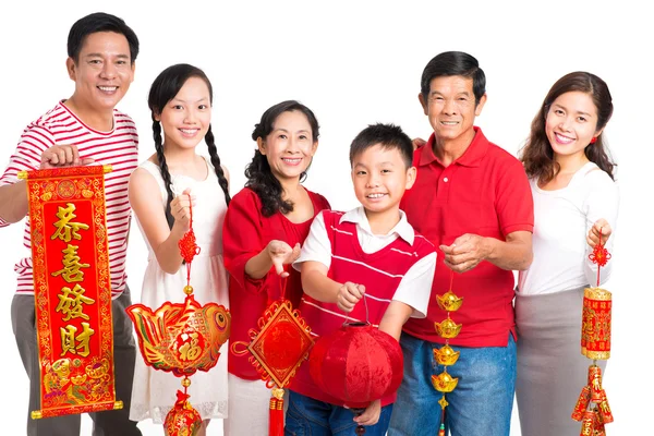 Grande família com decorações Tet — Fotografia de Stock