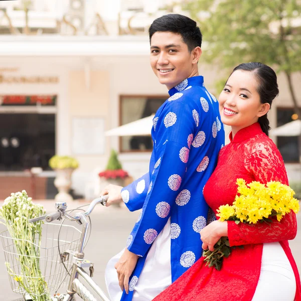 Vietnamese couple — Stock Photo, Image