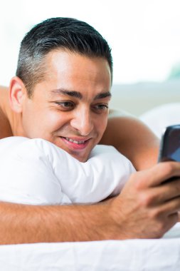 adam mesaj sms