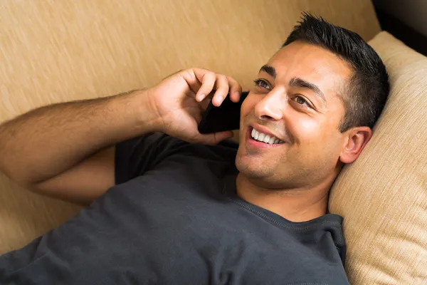 Homem falando telefone — Fotografia de Stock