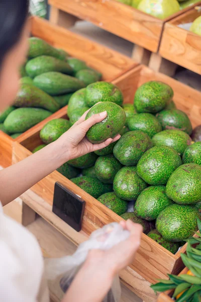 Ripe avocado — Stock Photo, Image