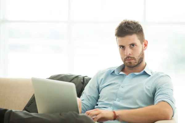 Hombre de negocios serio —  Fotos de Stock