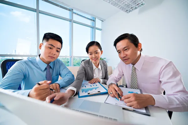 Cooperação empresarial — Fotografia de Stock