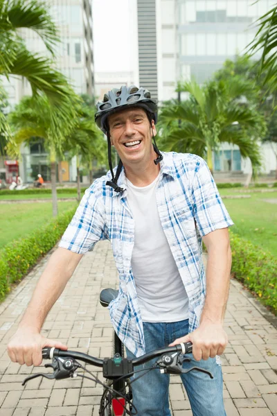 Adam bisikleti ile — Stok fotoğraf