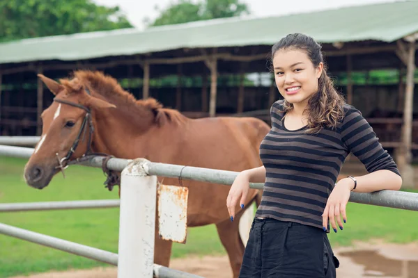 Teenage cowgirl — Stock Photo, Image