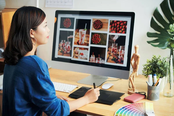 Asian Designer Using Digitizer At Office — Stock Photo, Image