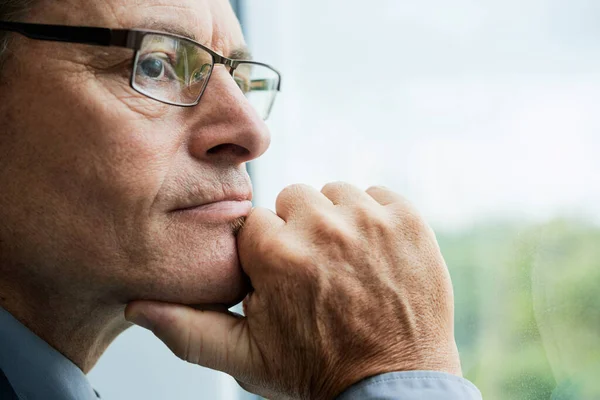 Snímek hlavy dospělého muže v brýlích — Stock fotografie
