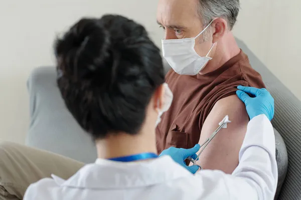 Processo de Vacinação no Lar de Enfermagem — Fotografia de Stock