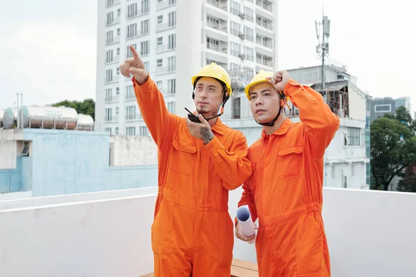 Equipe de Trabalhadores do estaleiro de construção — Fotografia de Stock