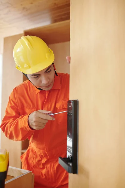 Locksmith Changing Door Lock — Stock Photo, Image