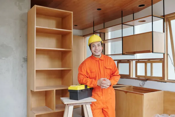 Portrait of Positive Vietnamese Workman — Stock Photo, Image