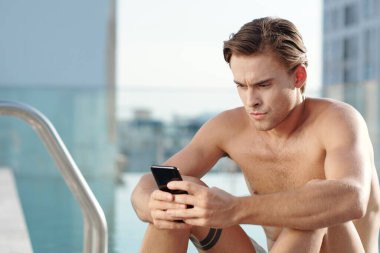 Ortalama Metin Mesajlarına Cevap Veren Adam