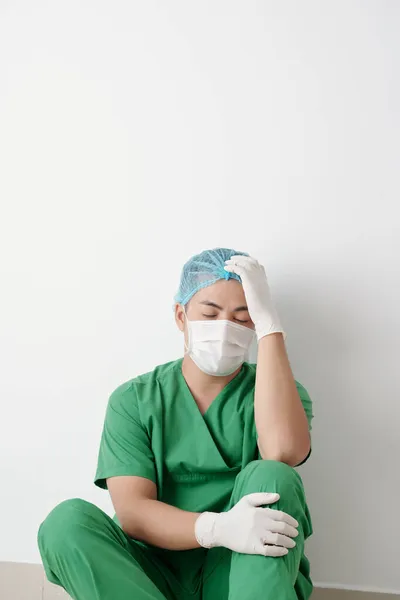 Stres vyčerpaný chirurg — Stock fotografie