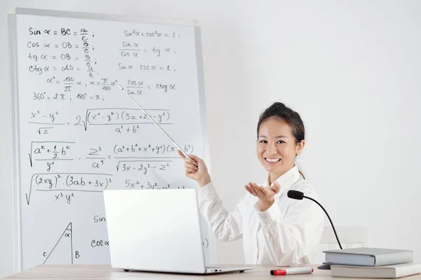 Woman Teaching Online Lesson — Stock Photo, Image