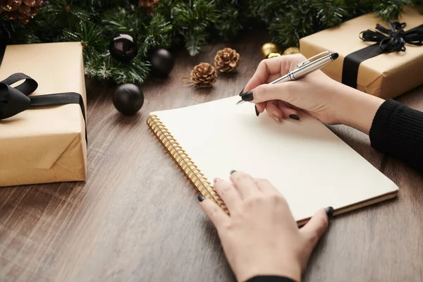 Glose Image Woman Writing Wish List Presents She Wants Receive — Stockfoto