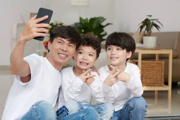 Man Photographing with Sons — Stock Photo, Image