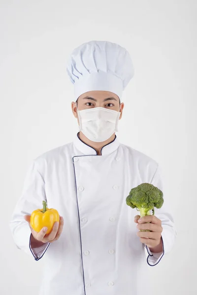 Cafe Chef Holding Fresh Vegetables — Fotografia de Stock