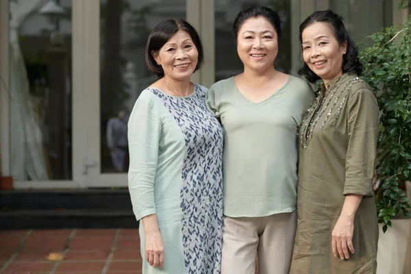 Cheerful Elderly Female Friends — Foto Stock