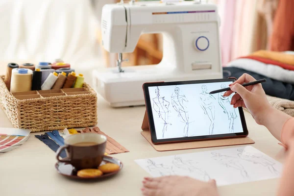 Woman Drawing New Collection Sketches — Foto Stock