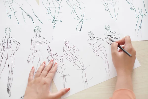 Student Drawing Fashion Illustration — Stock Photo, Image