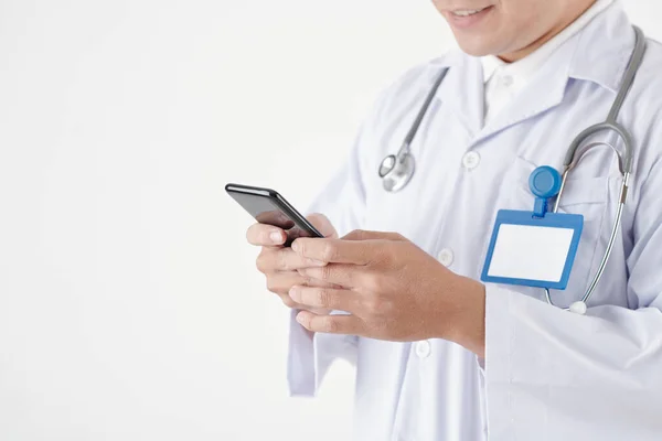 Doctor Answering Text Messages — Stock Photo, Image