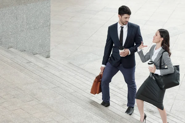 Businesswoman Sharing Idea with Colleague — Stock Photo, Image