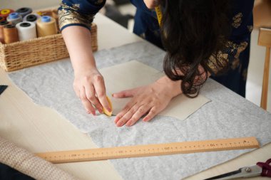 Terzi Kadın Moda Desenini Özetliyor