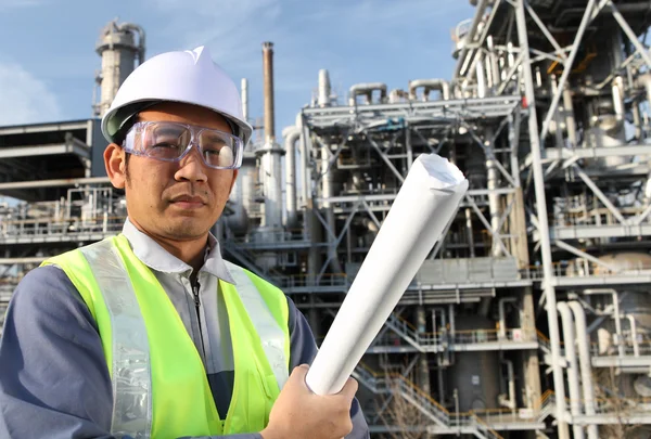 Ingenieur olieraffinaderij — Stockfoto
