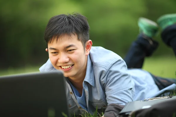 College student with laptop — Stock Photo, Image