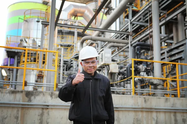 mühendis petrol rafinerisi