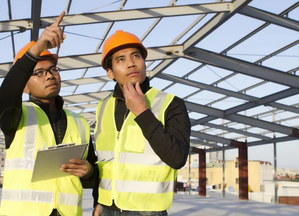 Ingénieurs en construction — Photo