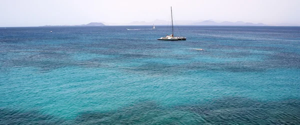 Catamaran, sea background — Stock Photo, Image