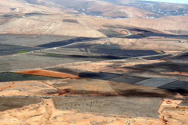 Dağların üzerinden çöl, panoramik, peyzaj.