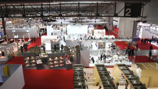 Macef 2013, espectáculo internacional en casa — Vídeo de stock