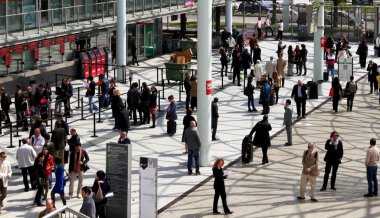 Fuar ziyaretçi. Uluslararası Mobilya Aksesuarları Fuarı