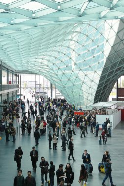 Fuar ziyaretçi. Uluslararası Mobilya Aksesuarları Fuarı