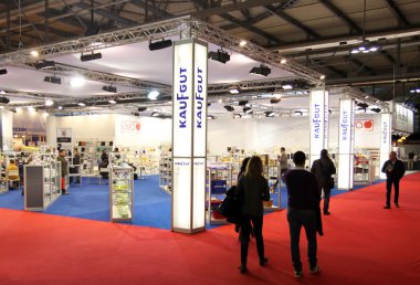 Mobilya ve ev aksesuarları ziyaret macef at standları