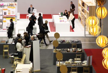 Mobilya ve ev aksesuarları ziyaret macef at standları