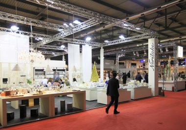 Mobilya ve ev aksesuarları ziyaret macef at standları
