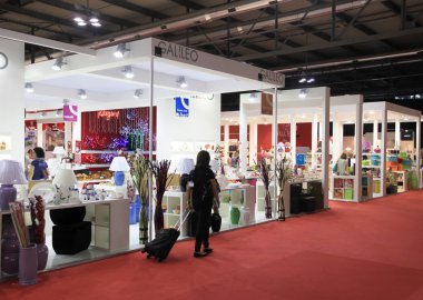 Mobilya ve ev aksesuarları ziyaret macef at standları