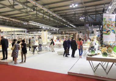 Mobilya ve ev aksesuarları ziyaret macef at standları