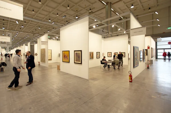 Miart - internationale ausstellung moderner und zeitgenössischer kunst, milano. — Stockfoto