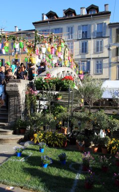 Sergi yıllık çiçek Market